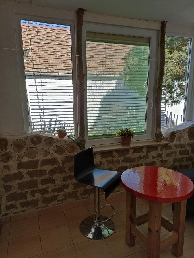 Apartamento Uj Vilag Harkány Exterior foto